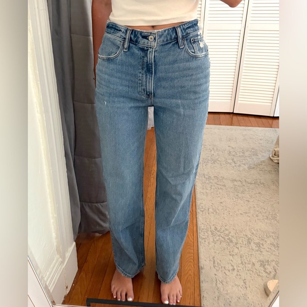 Abercrombie & Fitch 90s Relaxed Jean High Rise Curve Love